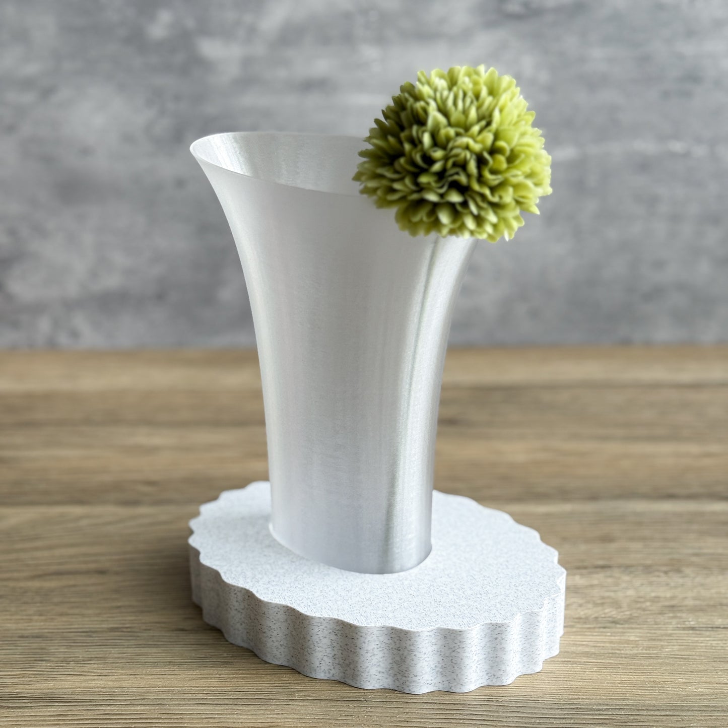 Flare Vase/Oval Plate Set